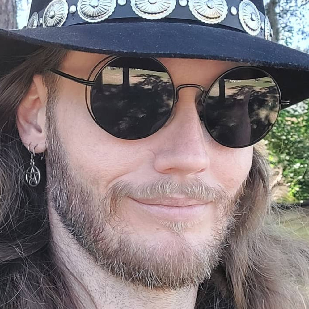 Meet your Posher, James